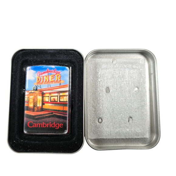 ZIPPO 1997 CAMBRIDGE DINER POLISHED CHROME LIGHTER 370S IN BOX EXCELLENT COND. - Picture 4 of 13